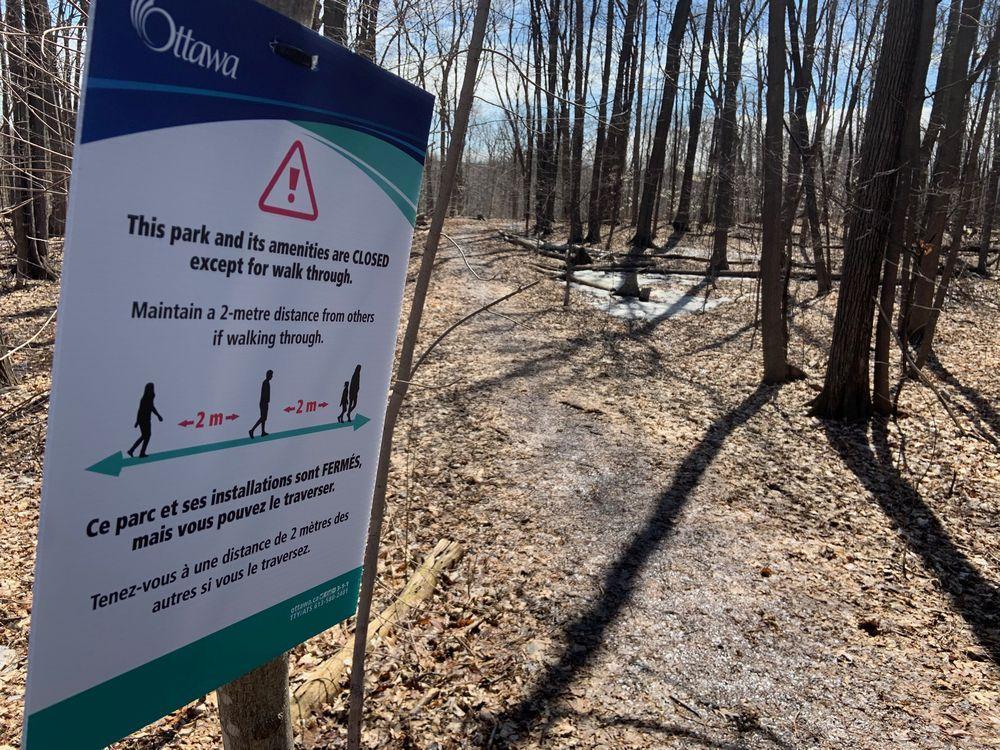 OttawaCitizen's tweet photo. Orléans man stung with $700 fine for letting his autistic son play in empty field https://t.co/mIqeGjwPYF https://t.co/i2zlrt8RP2