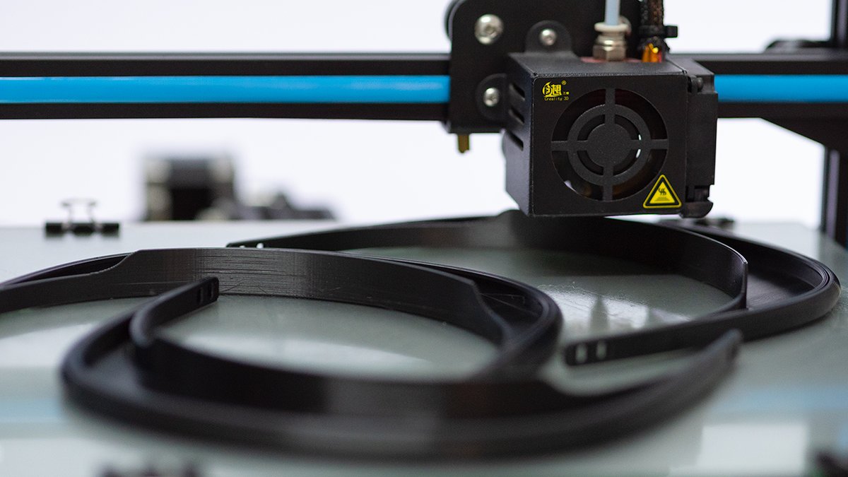 Mientras la impresora trabaja, toca ver la <a href="/LaResistencia/">La Resistencia por M+</a>, a ver si le compráis una impresora 3D al chiquillo <a href="/davidbroncano/">David Broncano</a> que es muy necesario. <a href="/IdiazAyuso/">Isabel Díaz Ayuso</a>