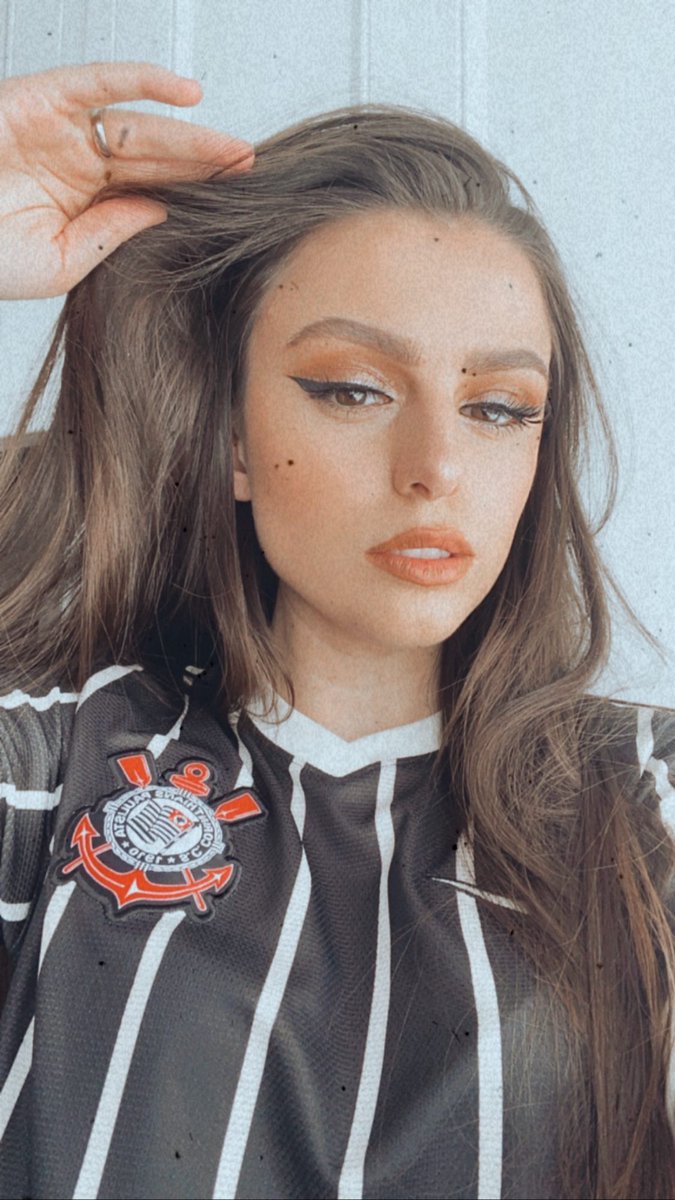 CherLloydMex's tweet photo. .@CherLloyd as thermos, a thread https://t.co/YSnK17PXRd