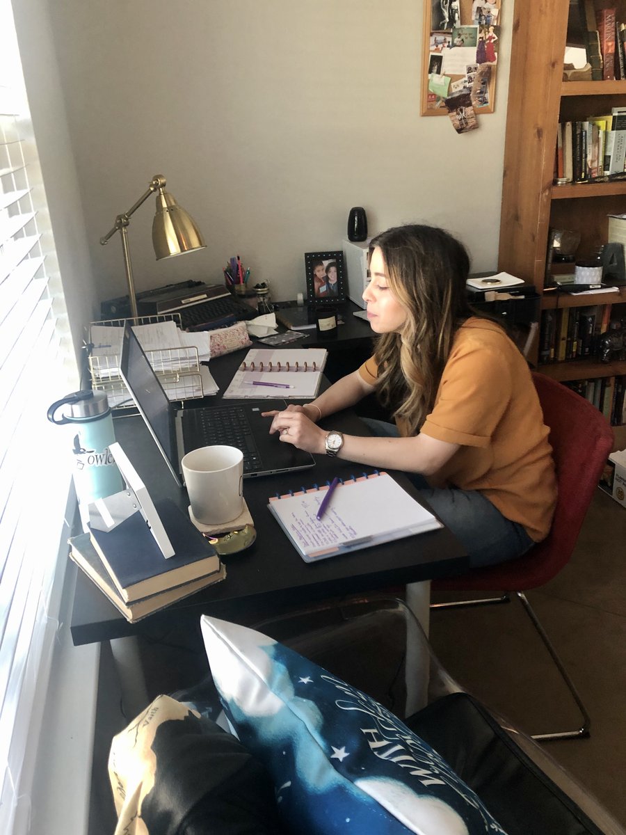 redoakisd's tweet photo. Our #ROISD teachers have gone above &amp; beyond to make sure our students are engaged in learning during this season of unknowns. Thank you for your dedication &amp; hard work. We truly believe our teachers are the best! #HawksAtHome - Tag a teacher you miss! https://t.co/L2Ee5HzNfl