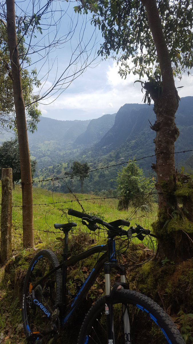 JUANKING10's tweet photo. @nicolasgarciab Providencia de la Aguadita Silvania - Fusagasugá (hermosa ruta para #mtb) https://t.co/IG2gEcdvsj
