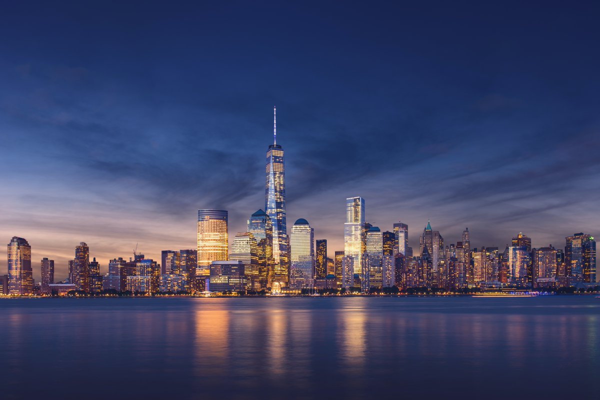 3 Weeks of #COVID19 in NYC via <a href="/emupdates/">reuben strayer</a> emupdates.com/cv3w/ #COVID19FOAM #FOAMed 

Important Points:
1. Move away from intubate early
2. Prophylaxis w/anticoagulation for admitted pts
3. Awake proning for pts w/lung dz + being admitted
4. HFNC + surgical mask where needed