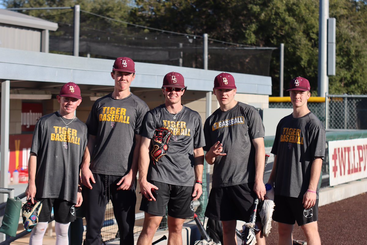 adairphoto16's tweet image. THIS ONE GOES OUT TO ALL STUDENTS,SENIORS,ATHLETES,TEACHERS AND COACHES GETTING THEIR SEASON CUT SHORT.💕💕💕💕 #drippingspringstigers #keepemsafe #healtheunhealthy #stayathome LOVE YA’LL @CoachGZimmerman @KDRPFM @fox7austin