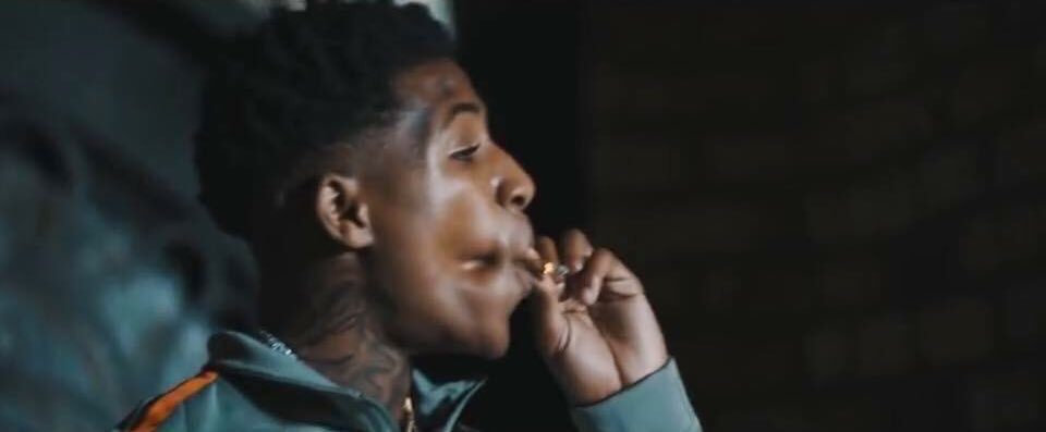 TCDOE_'s tweet photo. Jack N the Box Oreo shakes fye but you gotta drink em like this when they fresh https://t.co/s06ac4DzcL