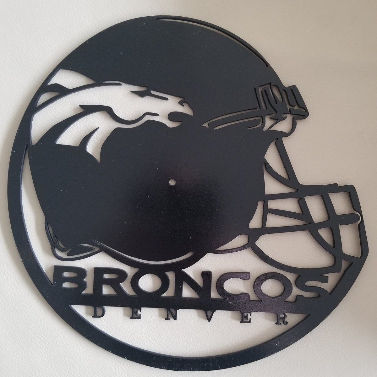 KasseihD's tweet photo. Made an NFL  design out of birch plywood for a person.   They are happy.   #kasseihdesigns #HamOnt #hamilton #toronto #design #customized #decor #art #arts #artsy #custommade #customized #wood #wooddesign #NFL #denverbroncos https://t.co/IlSh5kwAXq