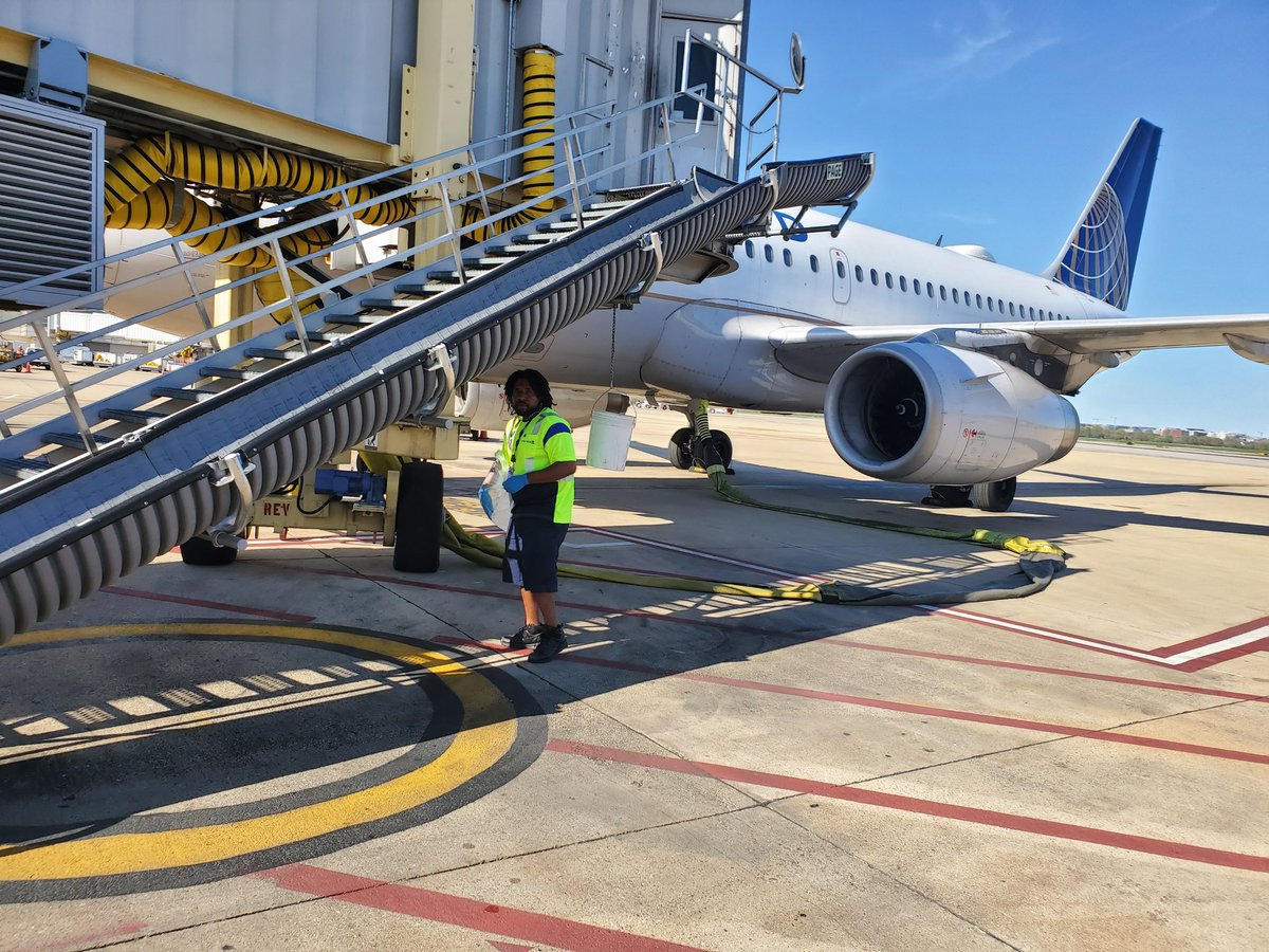 From the ticket counter to the jet bridge DCA sanitizing it all to stop Covid19!! @weareunited @JimSchake @mechnig