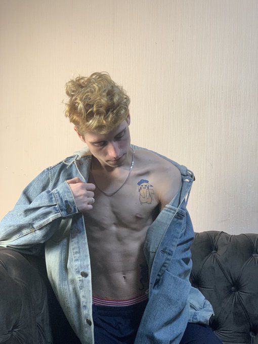 2 pic. David or this denim?  The smell is so strong, it is full of love.  I will sleep in this denim