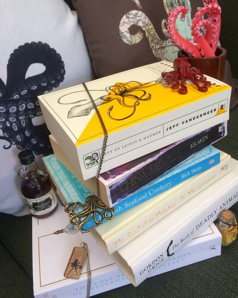unitybookswgtn's tweet photo. Another delicious collection courtesy of our resident Kraken π¦π #unitybookstacks https://t.co/XWZ7jeyHyI https://t.co/cXtD5bCBv2