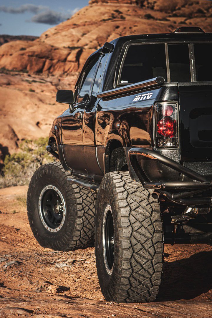 NittoTire's tweet photo. '94 Toyota Pickup's are basically immortal. @ashive92 #RidgeGrappler | #Hilux https://t.co/ngsQNBalHE