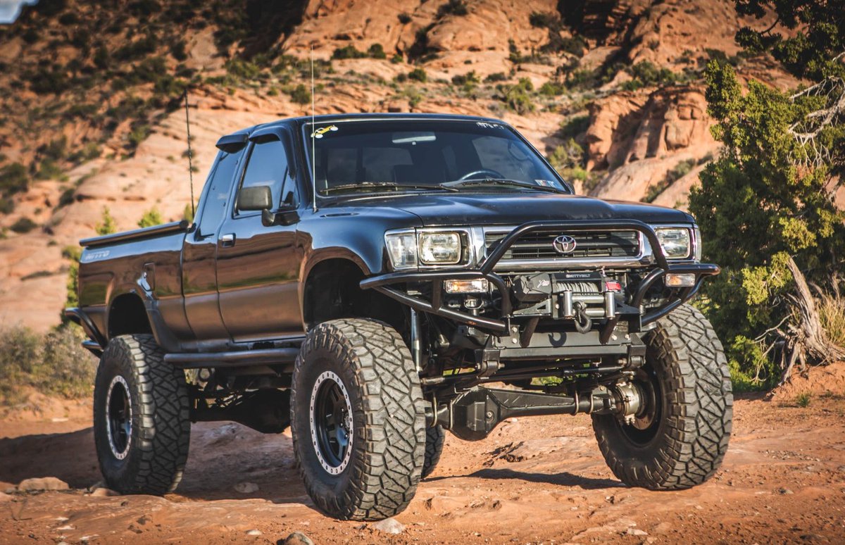 NittoTire's tweet photo. '94 Toyota Pickup's are basically immortal. @ashive92 #RidgeGrappler | #Hilux https://t.co/ngsQNBalHE