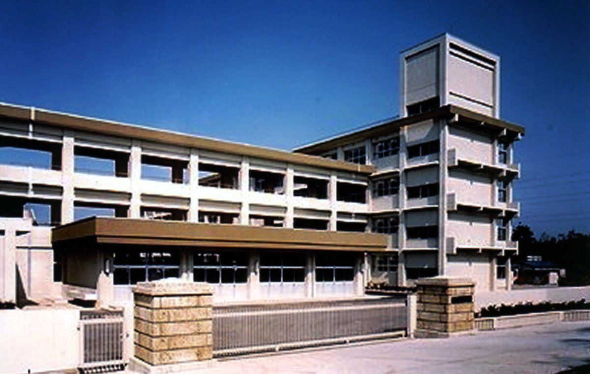 兵庫県三木市秘書広報課 Sur Twitter 今日は何の日 4月7日は 19年に自由が丘東小学校 自由が丘中学校を開設した日です 今年で37年になります