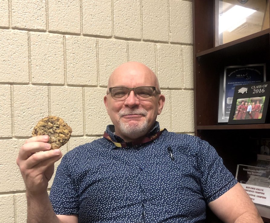 AthleticCougars's tweet photo. Happy Assistant Principal’s week Mr. Lenihan.  We miss you!  Hope you have been enjoying some of your favorite snacks 😀 ⁦@OldColonyRVTHS⁩ https://t.co/GAZsqinkr1