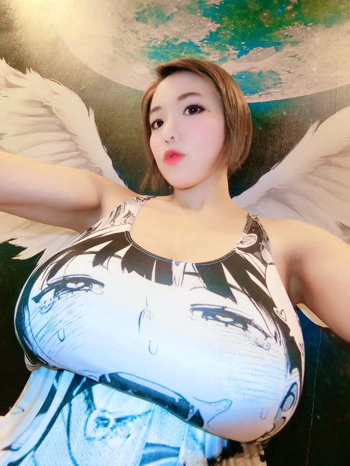 ボインスタ映え👼  Photogenic wall &times; dress https://t.co/4tsLdwl3z0<a href="/tag/%E3%83%96%E3%83%A9%E3%82%B8%E3%83%A3%E3%83%BC%E3%81%AE%E6%97%A5"class="tags"><span>#ブラジャーの日</span></a>