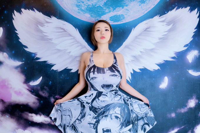 ボインスタ映え👼  Photogenic wall &times; dress https://t.co/4tsLdwl3z0<a href="/tag/%E3%83%96%E3%83%A9%E3%82%B8%E3%83%A3%E3%83%BC%E3%81%AE%E6%97%A5"class="tags"><span>#ブラジャーの日</span></a>