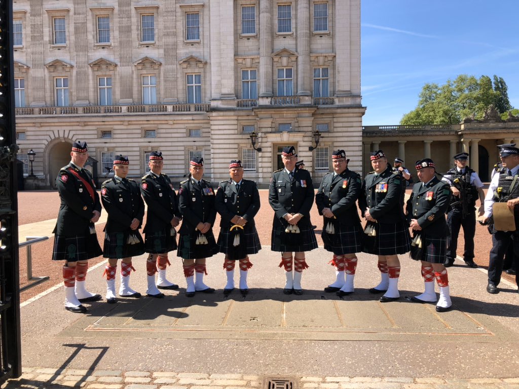 JJMcDonald14's tweet photo. Happy #TartanDay to the #RHFC @2_SCOTS @6SCOTS and the other Scottish and Canadian Highland Regiments. #DefenceNotDefiance #StrongProudReady https://t.co/AoTg4M1y1P