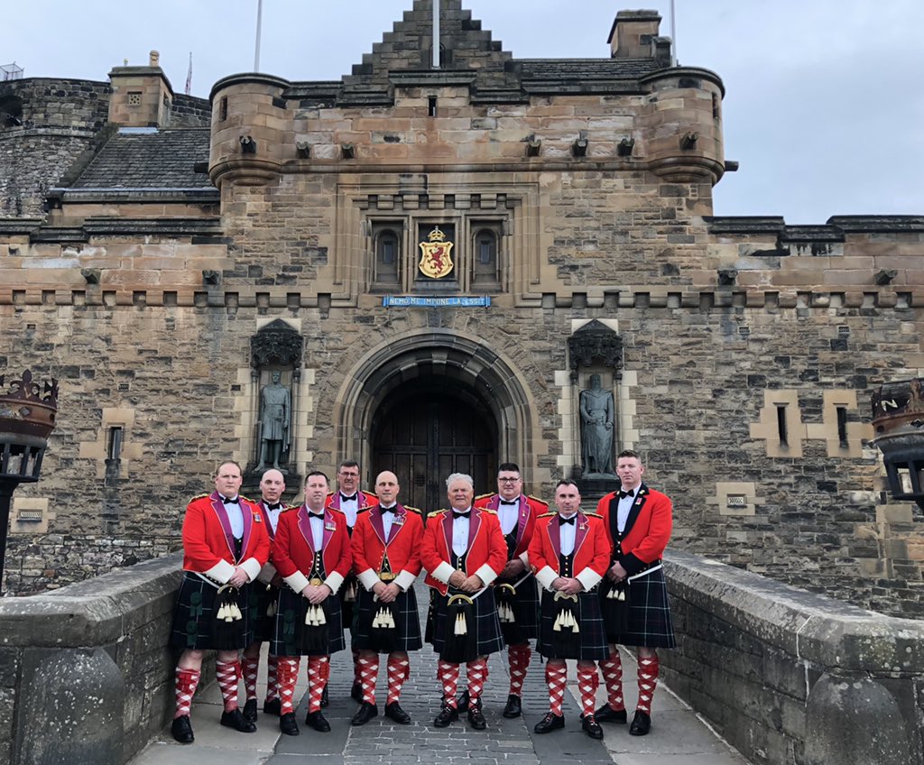 JJMcDonald14's tweet photo. Happy #TartanDay to the #RHFC @2_SCOTS @6SCOTS and the other Scottish and Canadian Highland Regiments. #DefenceNotDefiance #StrongProudReady https://t.co/AoTg4M1y1P