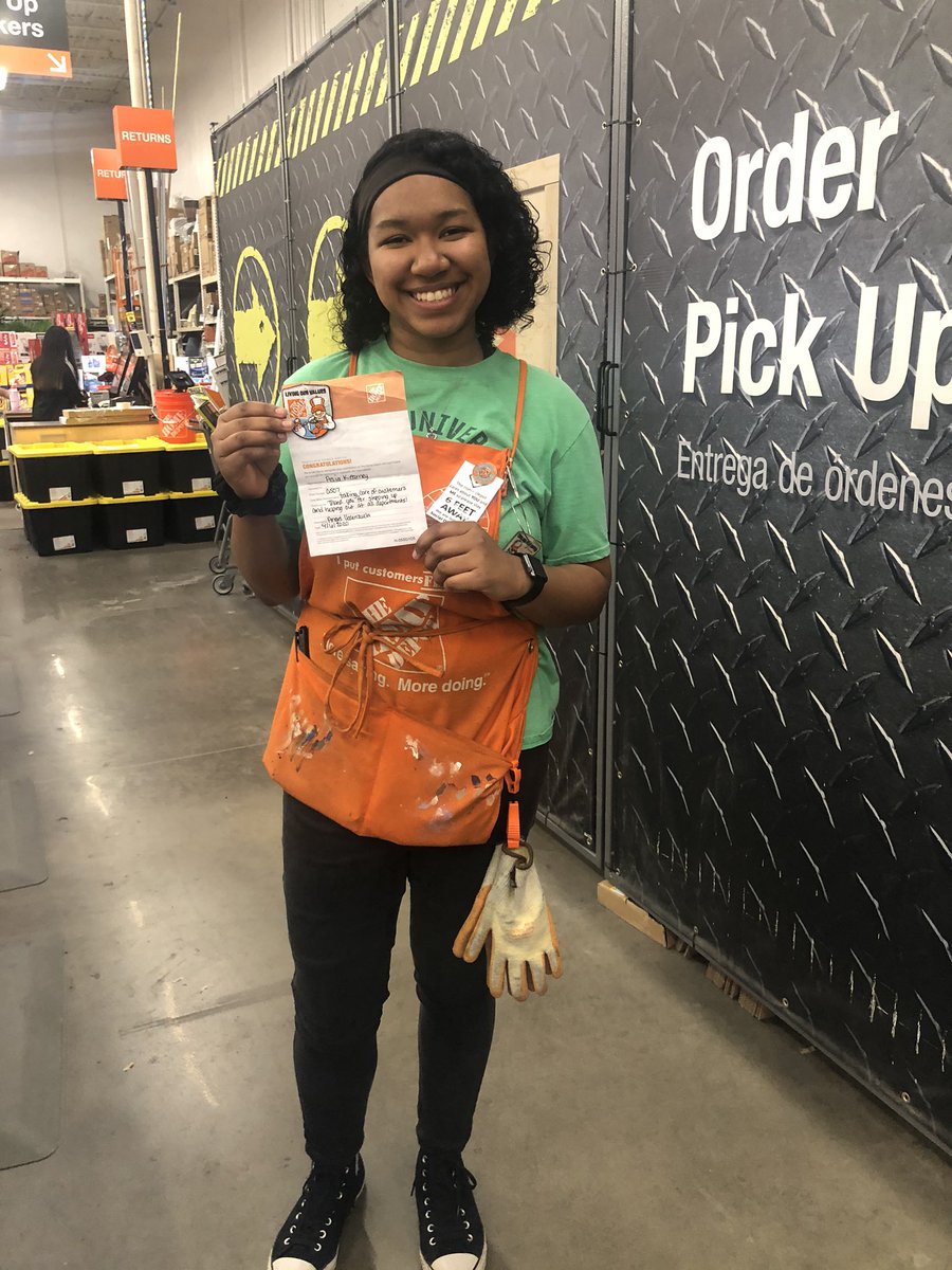 Shout out to Asia for being an outstanding service desk associate! From pulling orders to taking care of customers and helping out in paint! Thank you! @muratucur <a href="/LewisHom/">Jimmy Lewis</a> <a href="/stephen16579691/">Stephen Lewis</a>