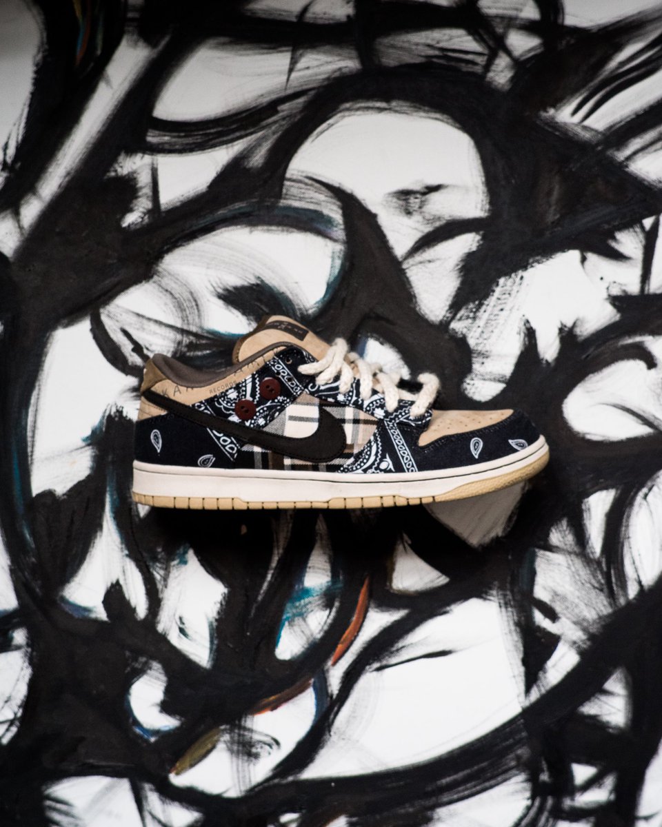 j0j0sayz's tweet photo. #Quarantine Photoshoot: “KICK ART” 
Featuring: #TravisScott @trvisXX X SB Dunk Low PRM QS ‘#CatcusJack’ &amp; @dagodlos’ Art https://t.co/X8eGpAjeX1