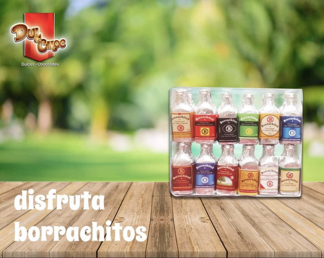 monylu_'s tweet photo. Oigan, vendemos borrachitos con sabor a licor (sin alcohol), 24 botellitas en cada estuche, son chocolates artesanales hechos por las madres cabeza de hogar en Soacha, si les interesan por DM, si no por favor un RT https://t.co/42Wvyun5SQ