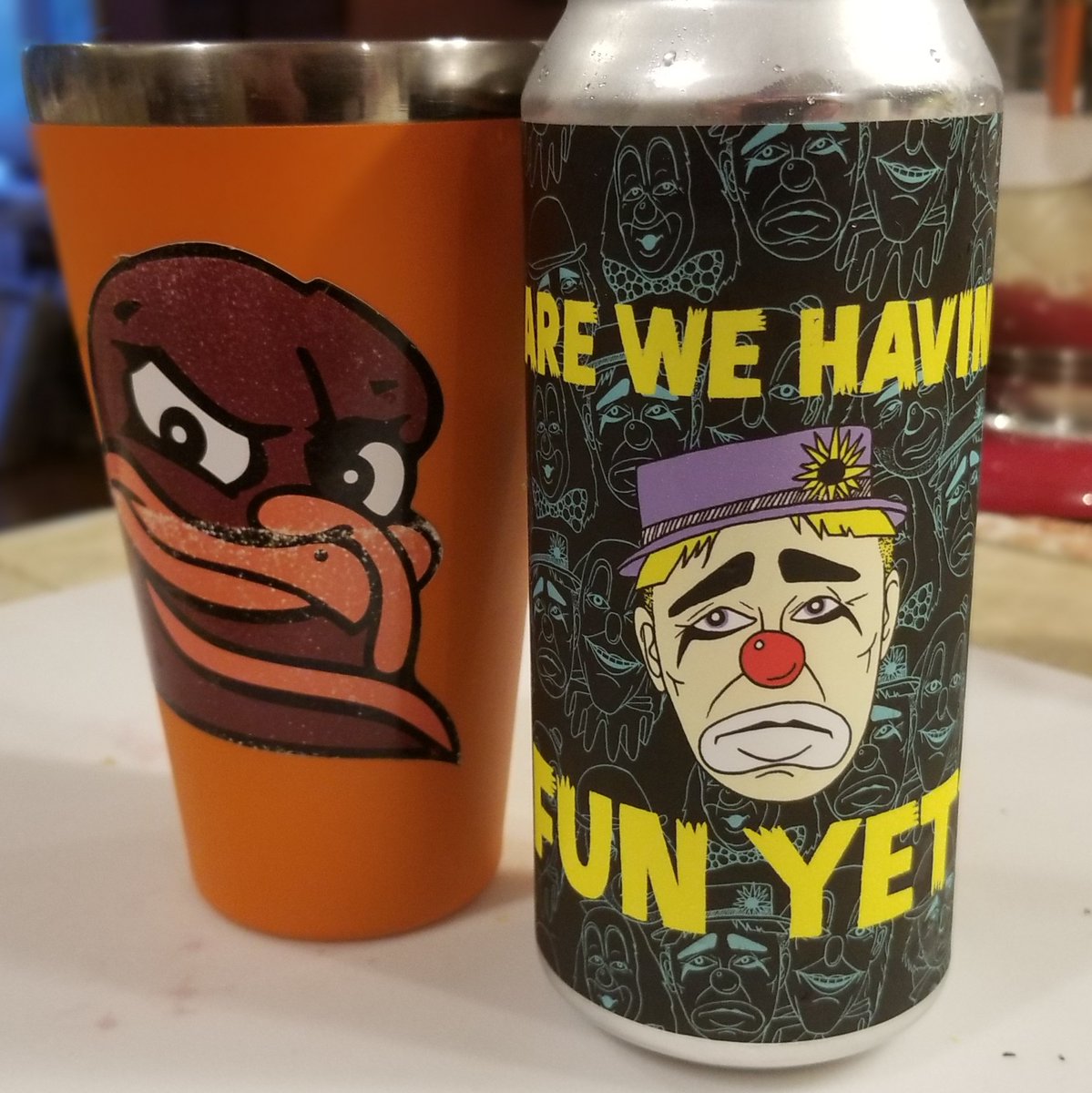 MzHokie's tweet image. #selfisolationbeer #caseofthemondays #arewehavingfunyet