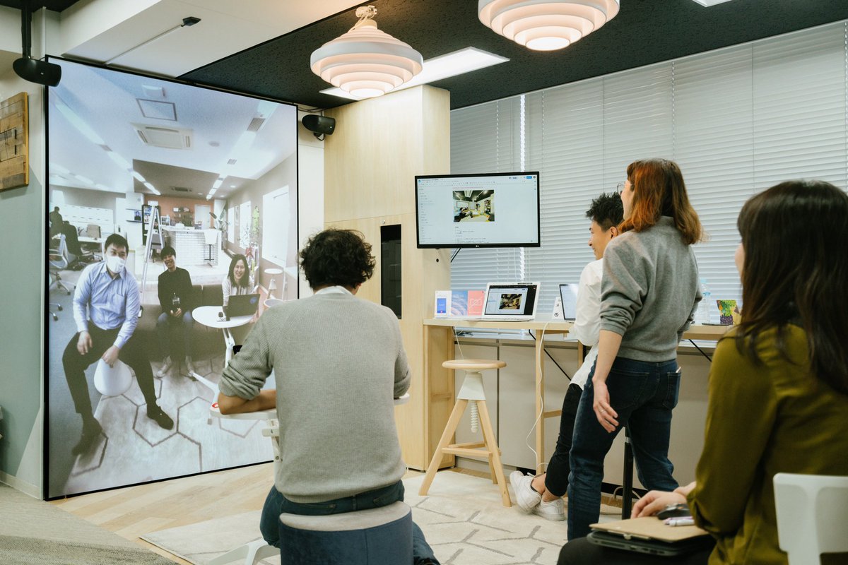 Two months ago we installed the very first tonari pilot, which connects two open areas in Frontier Consulting’s Osaka and Tokyo offices. After many conversations and research surveys, we wanted to share what we’ve learned so far! Some highlights ↓