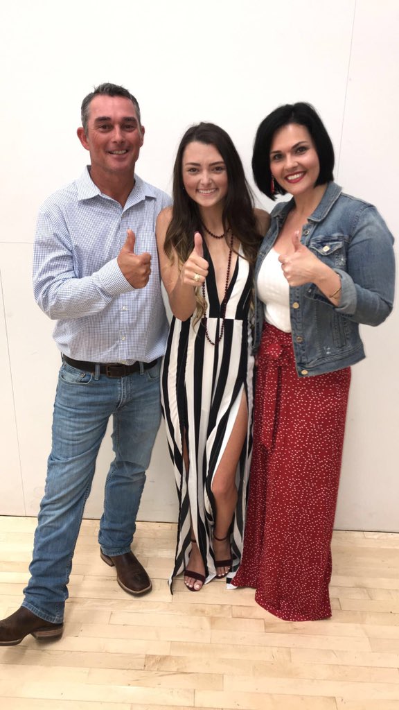 DrRoseThompson's tweet photo. @Austin_Broncos My family, my goals, friends, and past, present, and future students motivate me to know & make an impact in those around me! 💚 #MorivationMonday #AMSPower #AustinLearnsatHome #IrvingISDlearnsathome https://t.co/paLt5qYDN6