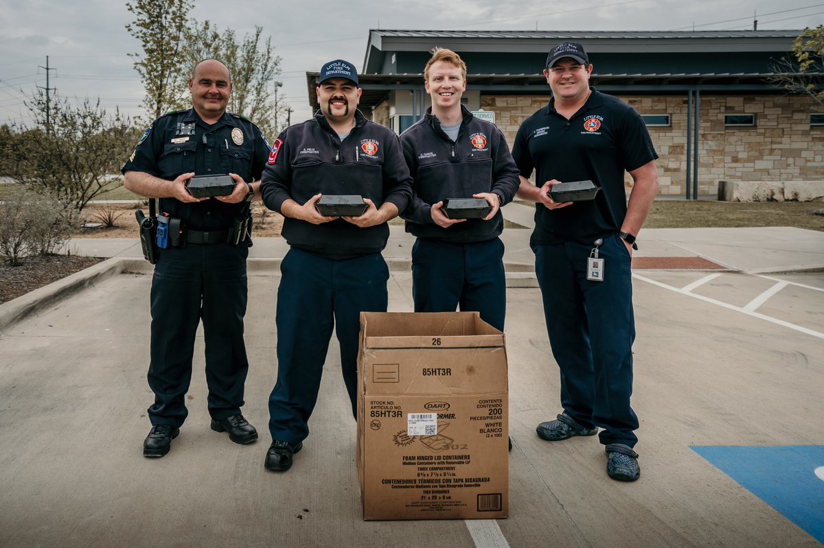 TankLawrence's tweet photo. Proud to announce our @HotBoyzTM pop-up fed another 300 first responders today! We continue helping these businesses who have been hit hard by the effects of Covid-19, &amp; brighten the day of those who are still sacrificing to keep us safe while we stay at home social distancing! https://t.co/sQS8naame9