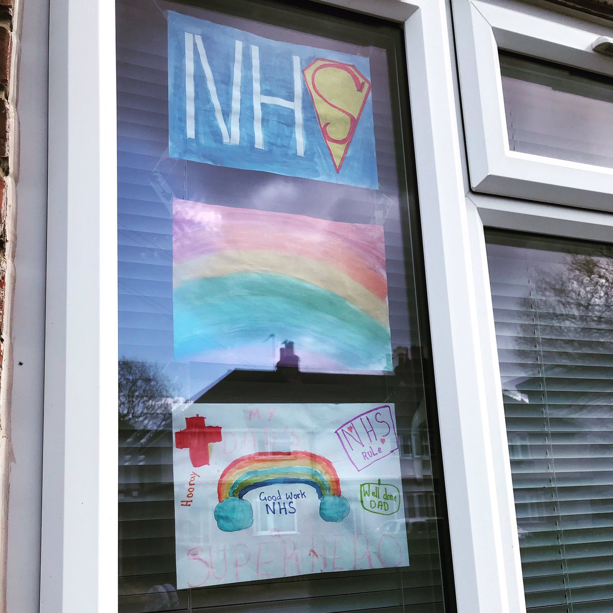 ZaraGeta's tweet photo. Spreading hope and messages of support for our NHS #bbcnews #lockdowneffect #StayHome #SaveLives #spreadlove https://t.co/mhQP8dmIBX