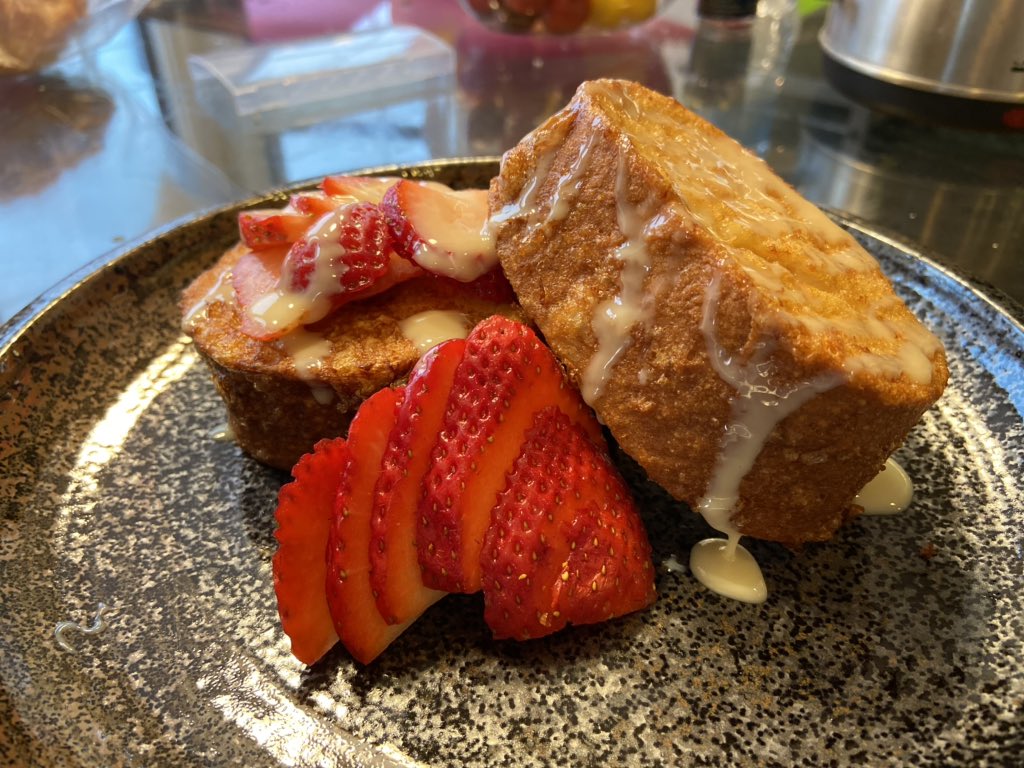 Day 20 (4/5): we had more curry variant dinner but for brunch I made myself HK style French Toast (which is fried bread with condensed milk and no spices)