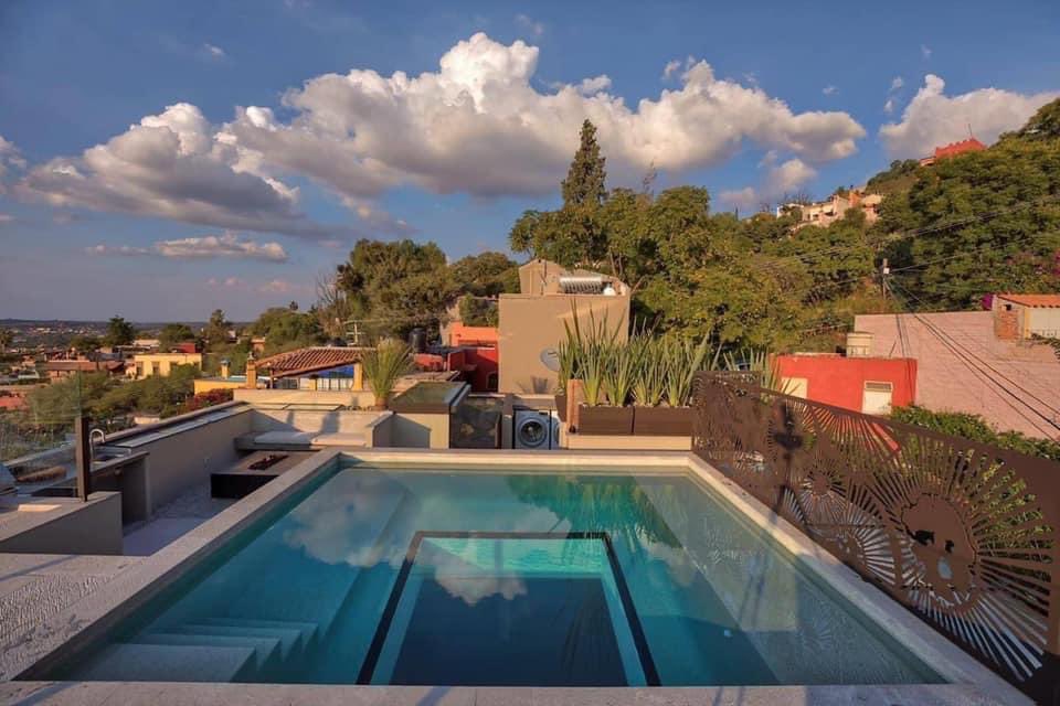 ohsunnymx's tweet photo. Esta casa está en San Miguel de Allende 🕍 y la puedes encontrar en @airbnb_mx https://t.co/oQklg1FUxg