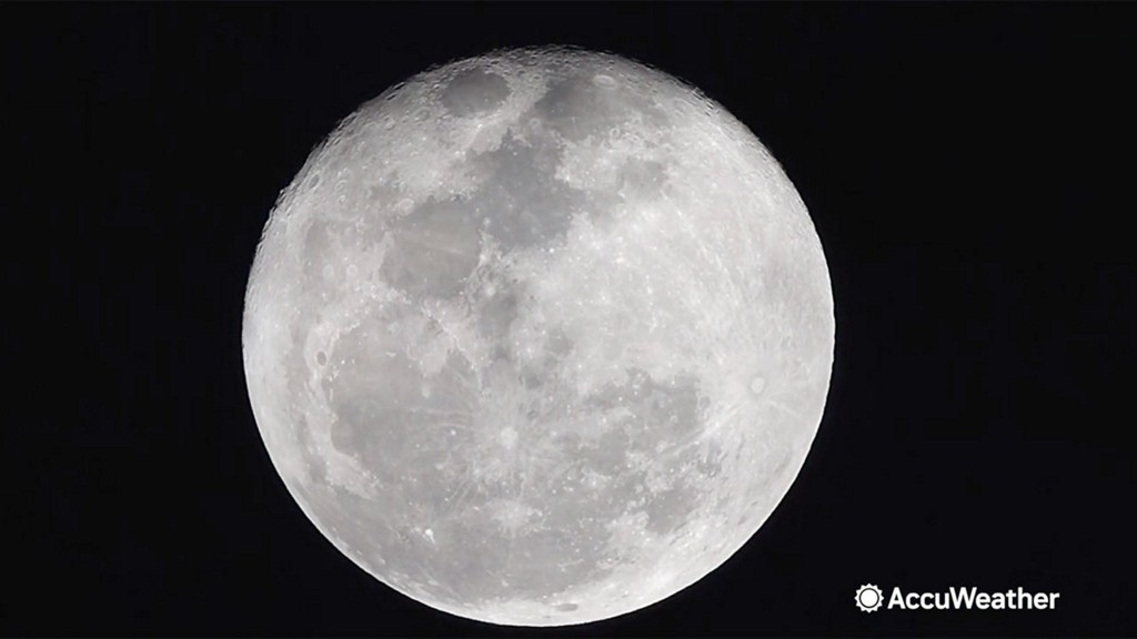abc13houston's tweet photo. Pink moon: April 7 supermoon to be largest, brightest of the year https://t.co/s5fVQmYYtS https://t.co/g784uzotsV
