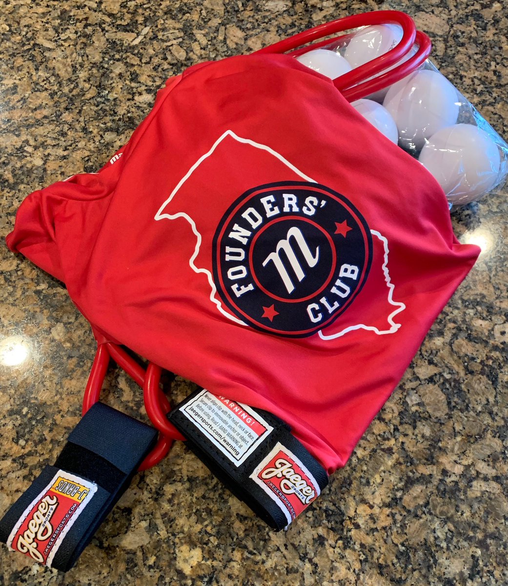 raffitoro's tweet photo. I would like to say thank you to @IllinoisIndians for all the training gear. Also a big shoutout to @MarucciSports @jaegersports @Smushballs @CoachBSkelton @NelsonGord @mikepugs3 @Aomalley2 for all the gear https://t.co/6uvWDlhoIG