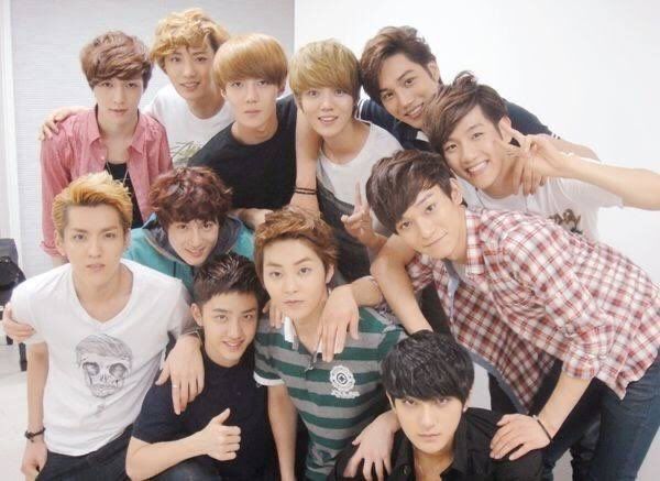 hourly exo 🕘 tweet media