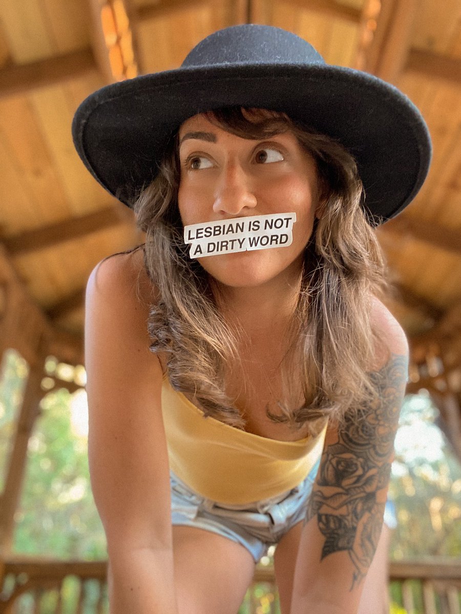 ArielleScarcell's tweet photo. Lesbian, not queer. https://t.co/Rsa1Ouem5M