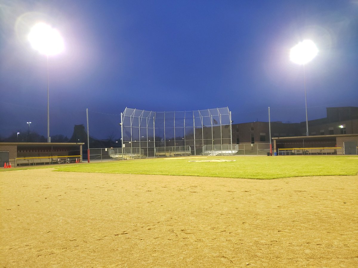 bsmredknights's tweet image. Our stadium lights are ON in support of the #Classof2020 #BeTheLightMN @MSHSLjohn #BSMProud
