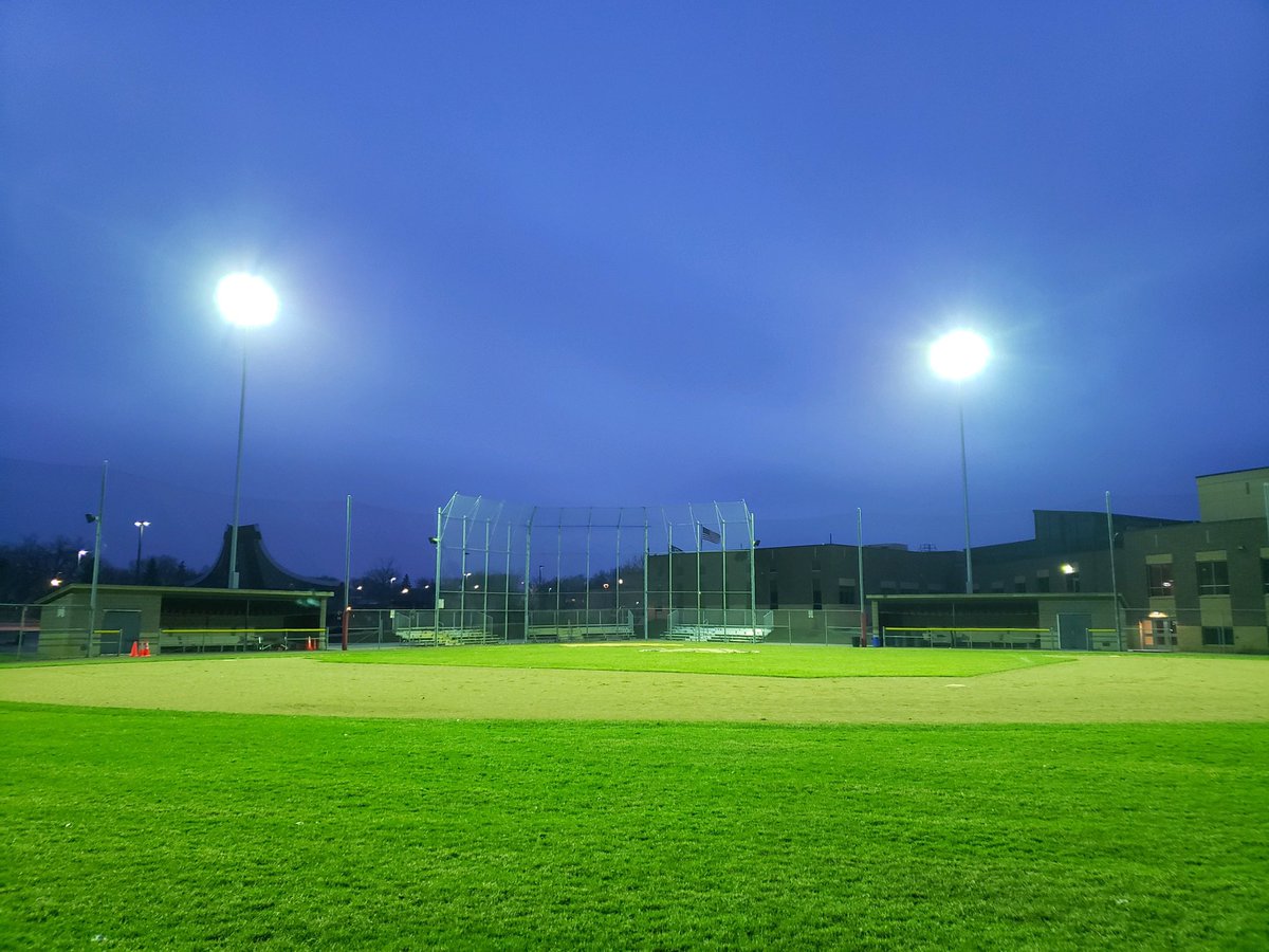 bsmredknights's tweet image. Our stadium lights are ON in support of the #Classof2020 #BeTheLightMN @MSHSLjohn #BSMProud