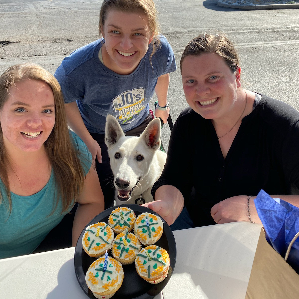 One of our favorite dogs brought us beerthday treats! Thank you to Riesling and her humans 😍 🥳