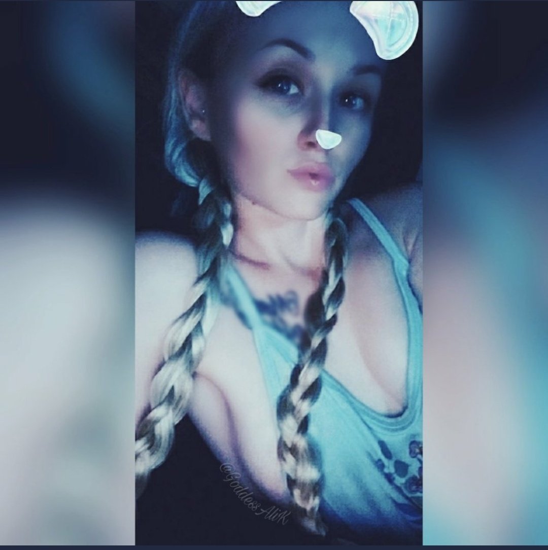Time to take a bath &amp; get fucked. Tootlez! 🛁⚡