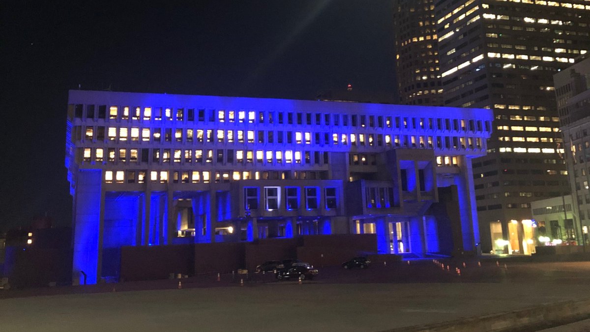 marty_walsh's tweet photo. Tonight we light City Hall blue to show our gratitude for healthcare workers and hospital staff that are keeping our communities safe and healthy during these challenging times. You are all heroes. https://t.co/NzOnMZF7rV