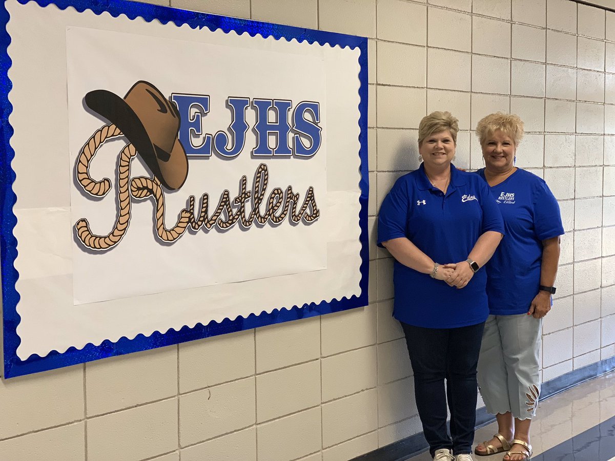 dmlong55's tweet photo. Favorite school memory...8th graders last year made a persuasive commercial. https://t.co/RspG8DT4iq.  This yrs favorite memory is Project Grad night since this is the last senior activity we did. Secondly, I sure do miss my bff that moved from Ganado! @bjdebord  @RideforEISD https://t.co/wsjmqqIBJG