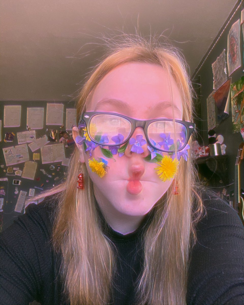 LexiB091's tweet photo. just thought i’d drop in✨
#QuarantinedQueers https://t.co/U6WewkrD8I