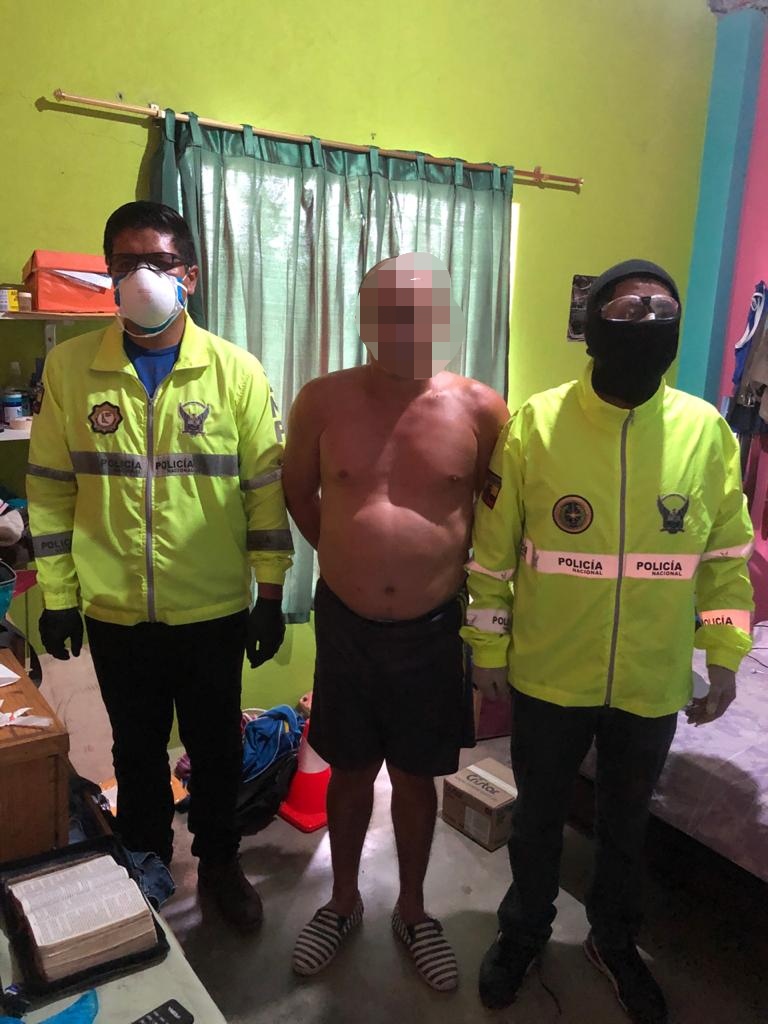PoliciaEcuador's tweet photo. CAPTURADO||
En #GYE procedimos con la aprehensión de un ciudadano por el presunto delito de actos de odio. #DirPolicíaJudicial #DirInteligencia #NoMásImpunidad https://t.co/pul7xvppXR
