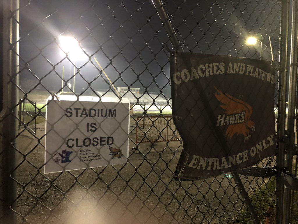 bkennedymn's tweet photo. Mom of a 2020 high school senior. Lights on at the empty sports fields across Minnesota tonight to celebrate them. #BeTheLightMN #HawkFamily #socialdistancing @FrankEHerman https://t.co/hJ0mWychrA