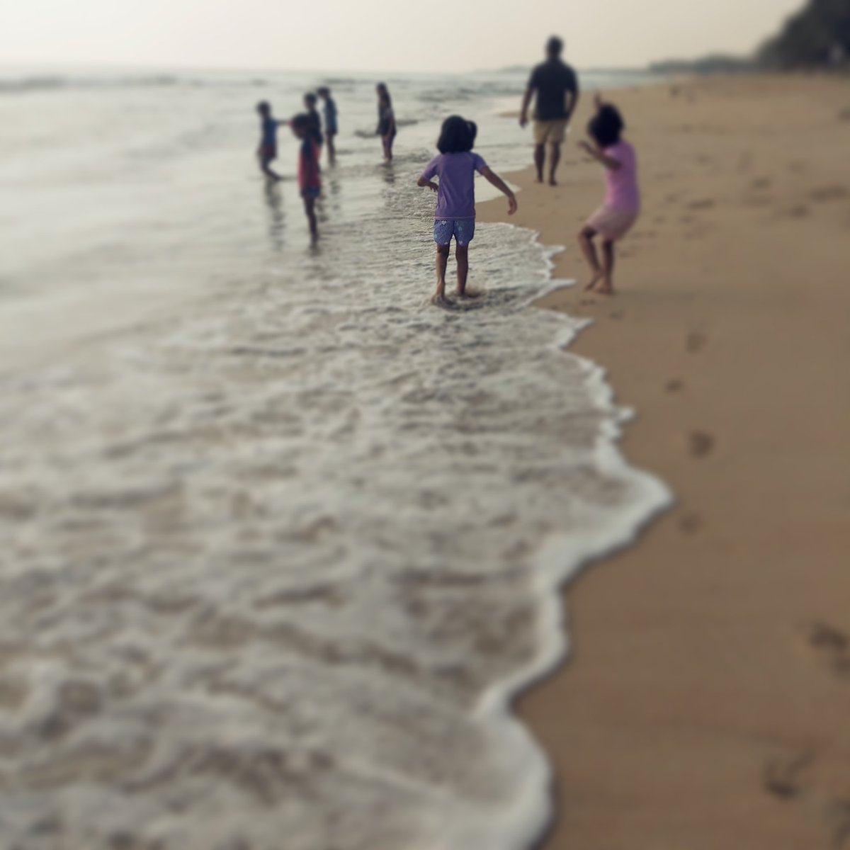 ErandaArt's tweet photo. Kids play https://t.co/O5hZd72QLi