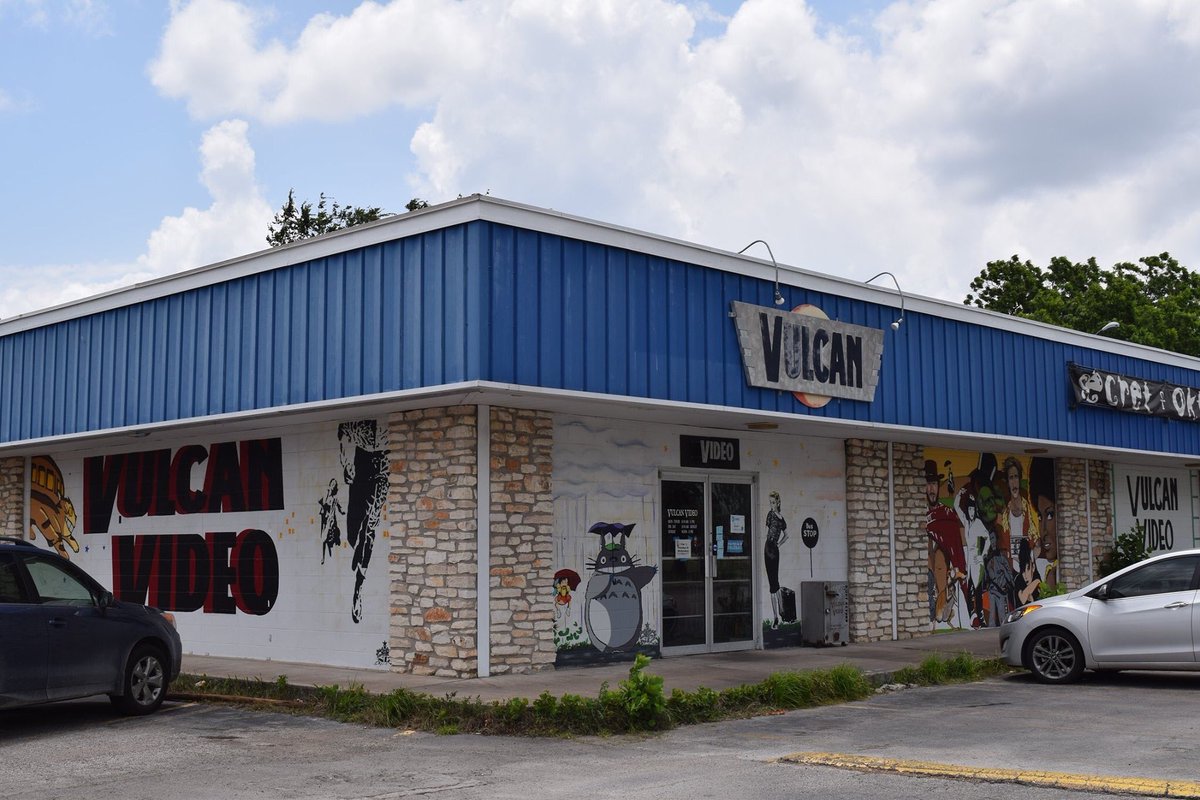 tenchi24's tweet photo. Goodbye my friend, you show so many movies #vulcanvideo #videostore #RIP https://t.co/DVE7fmaBFW