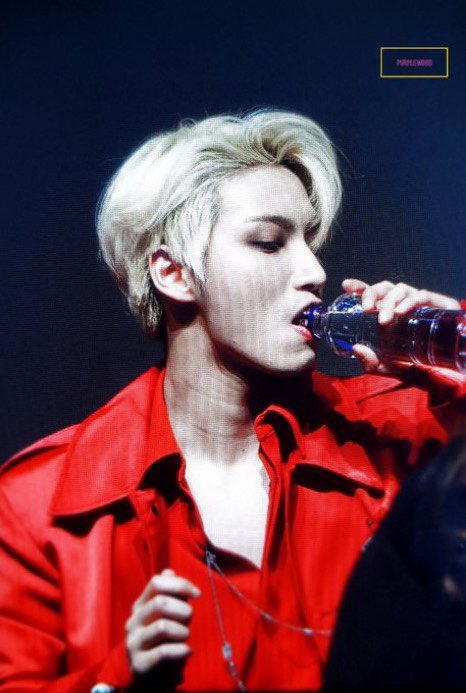 ☆━━━━━𝕕𝕒𝕪 𝟡𝟠 𝕠𝕗 𝟛𝟞𝟞━━━━━☆i love seonghwa. i wish i was a water bottle