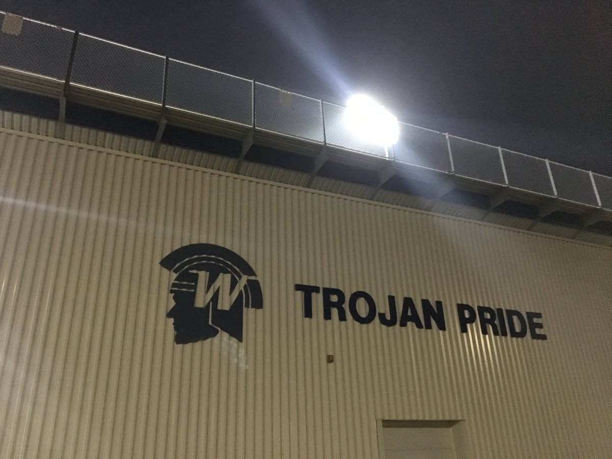 WayzataTrack's tweet photo. April 6, 2020 - #BeTheLightMN #WeAreWayzata #TrojanPride #TrueTeam2020 https://t.co/o6SrRWiWnu