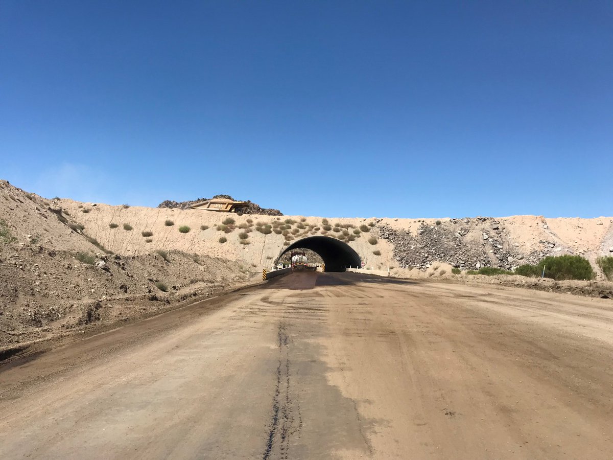 desertmtncorp's tweet photo. These Arizona #minetailings #haulroads are on a quarterly #dustcontrol treatment plan. We use #RoadLoc - our eco-friendly #ligninsulfonate, naturally occurring #organicpolymer for outstanding performance. https://t.co/ipPxqSJm9Y #dustcontroltreatmentplan #RoadLoc https://t.co/gaHodWpCwe