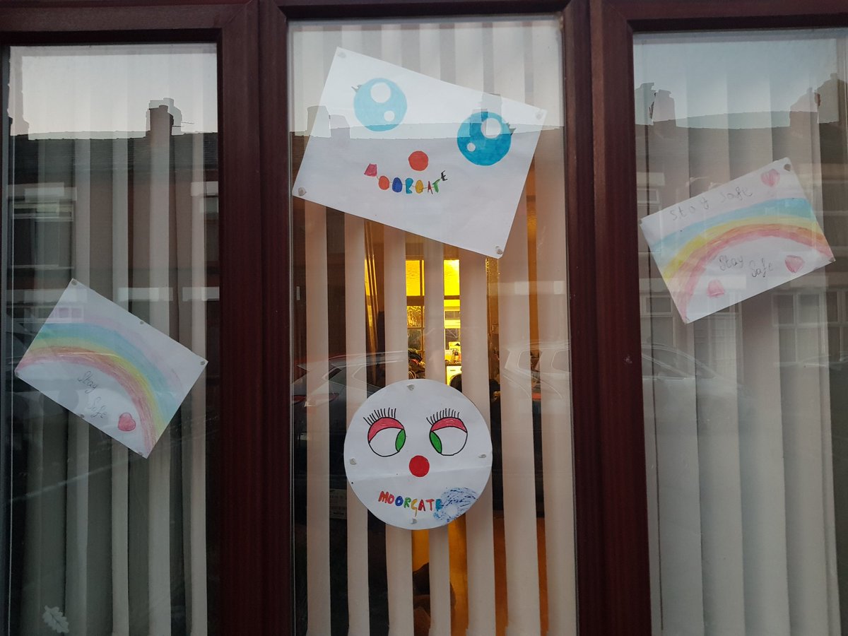 siobane1984's tweet photo. @MoorgateBolton Our family window #moorgatesmile #staysafe https://t.co/s636d8McCF