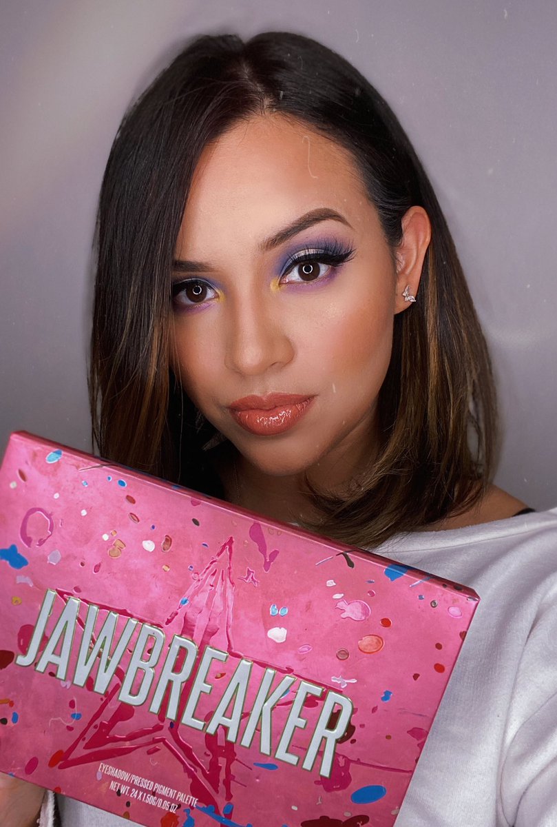 Carii_Esquivel's tweet photo. Jawbreaker palette 🎨 
@JeffreeStar https://t.co/g4yJO91fBl